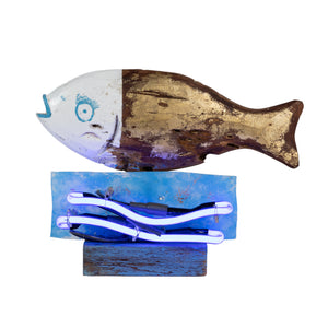 Piccolo pesce in legno verniciato con onde in neon